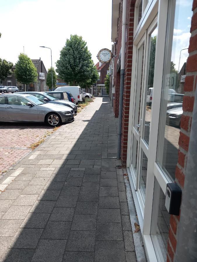 Yerseke Maarten & Hanh Luaran gambar